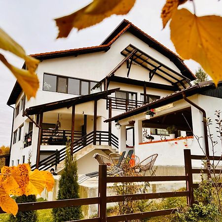 Pensiunea Gradina Ascunsa Bughea de Jos Экстерьер фото