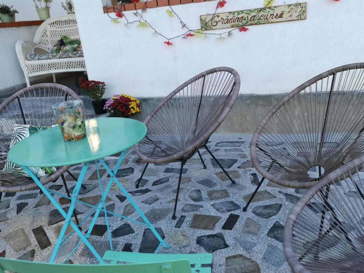 Pensiunea Gradina Ascunsa Bughea de Jos Экстерьер фото