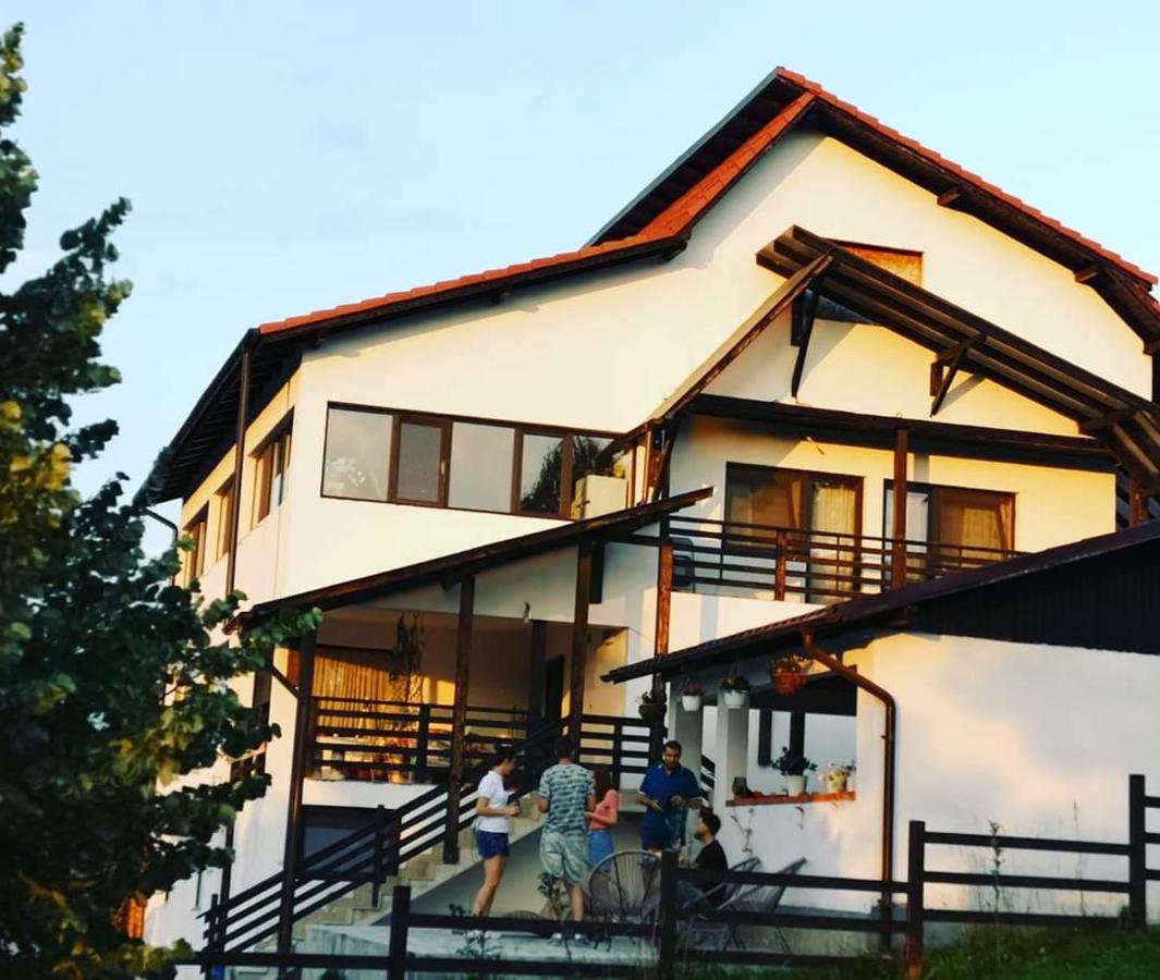 Pensiunea Gradina Ascunsa Bughea de Jos Экстерьер фото